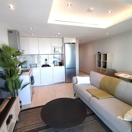 Marina Club Luxury Private Studio With Pool And Incredible Views ยิบรอลตาร์ ภายนอก รูปภาพ